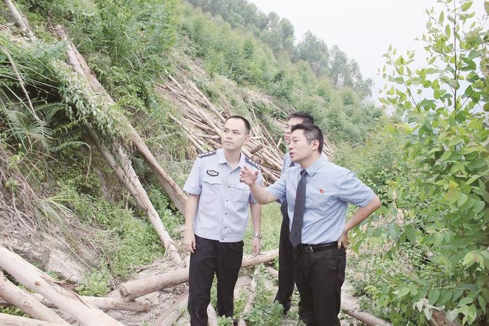 以检察担当书写司法为民答卷——记福建省“人民满意的公务员”、龙海区检察院副检察长林毅